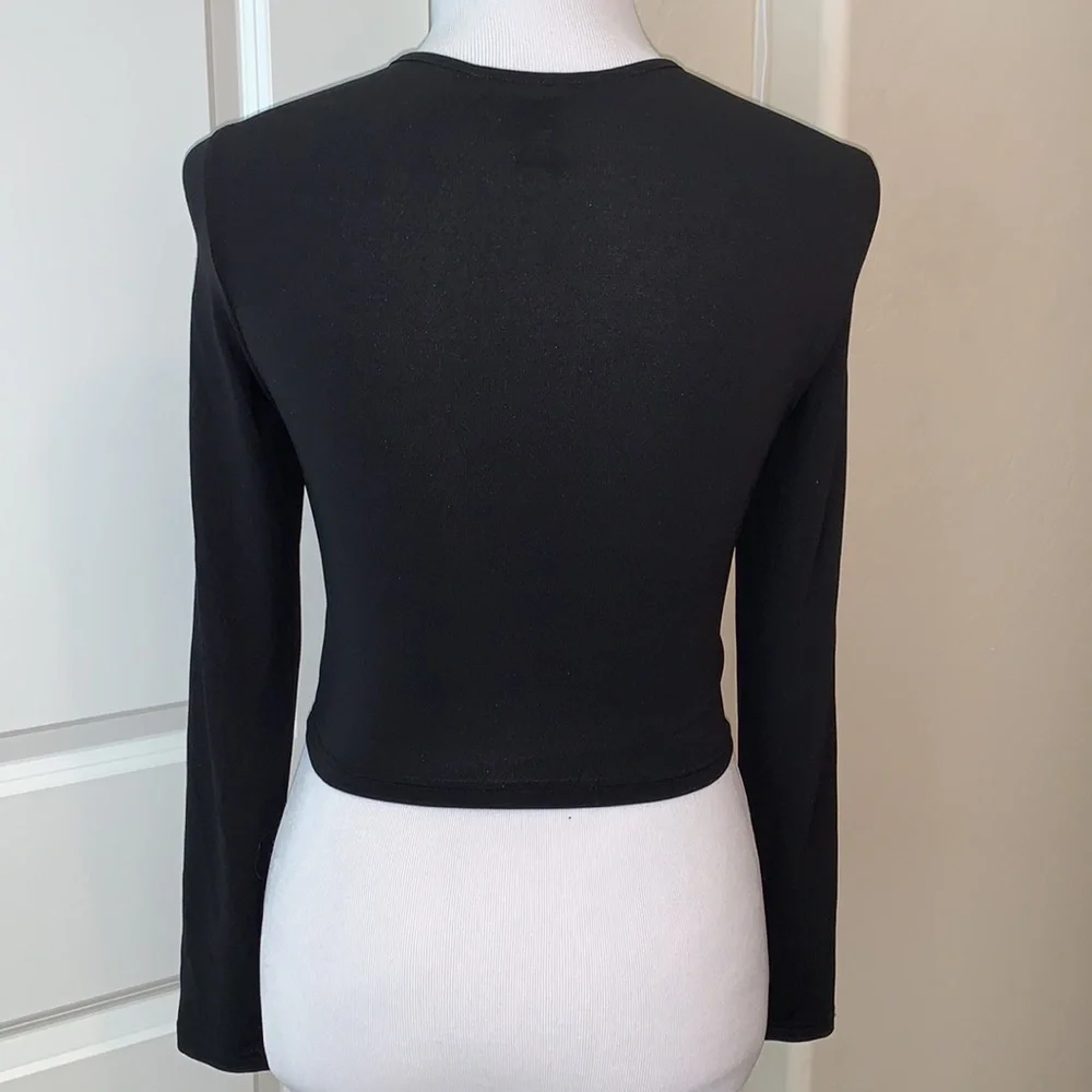 FOREVER 21 BRAND NEW SIZE SMALL BEAUTIFUL LONG SLEEVE CROP TOP - Picture 5 of 10
